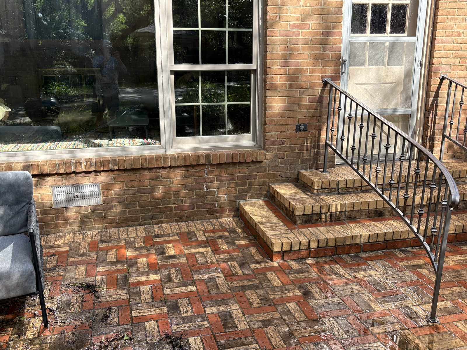 Brick steps and patio after soft washing